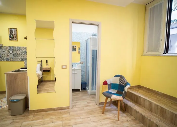 Casa De Curtis * Neapol